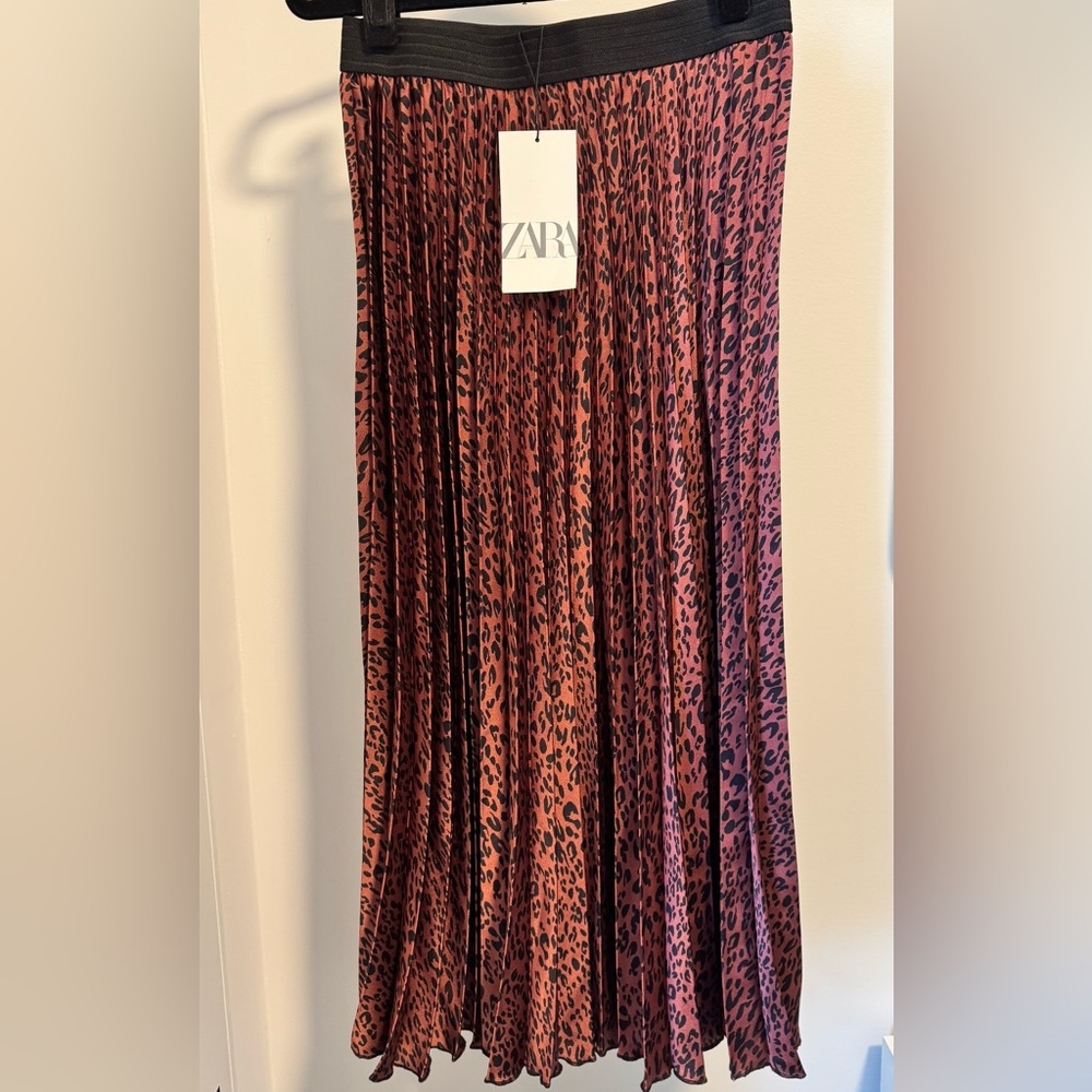 Zara Women's Maxi Skirt - Red and Black Leopard Print